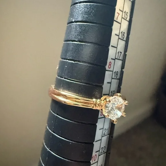 NEW! Pretty Bird Jewelry Solitaire Round-Cut Cubic Zirconia Ring size 8.75 - Picture 10 of 12